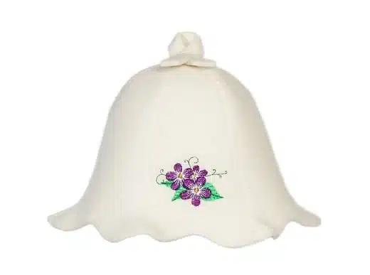 Pirties kepurė su gėlėmis