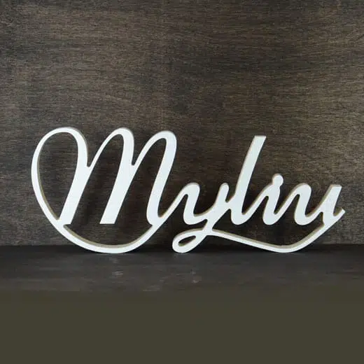 Medinis pastatomas žodis "Myliu"