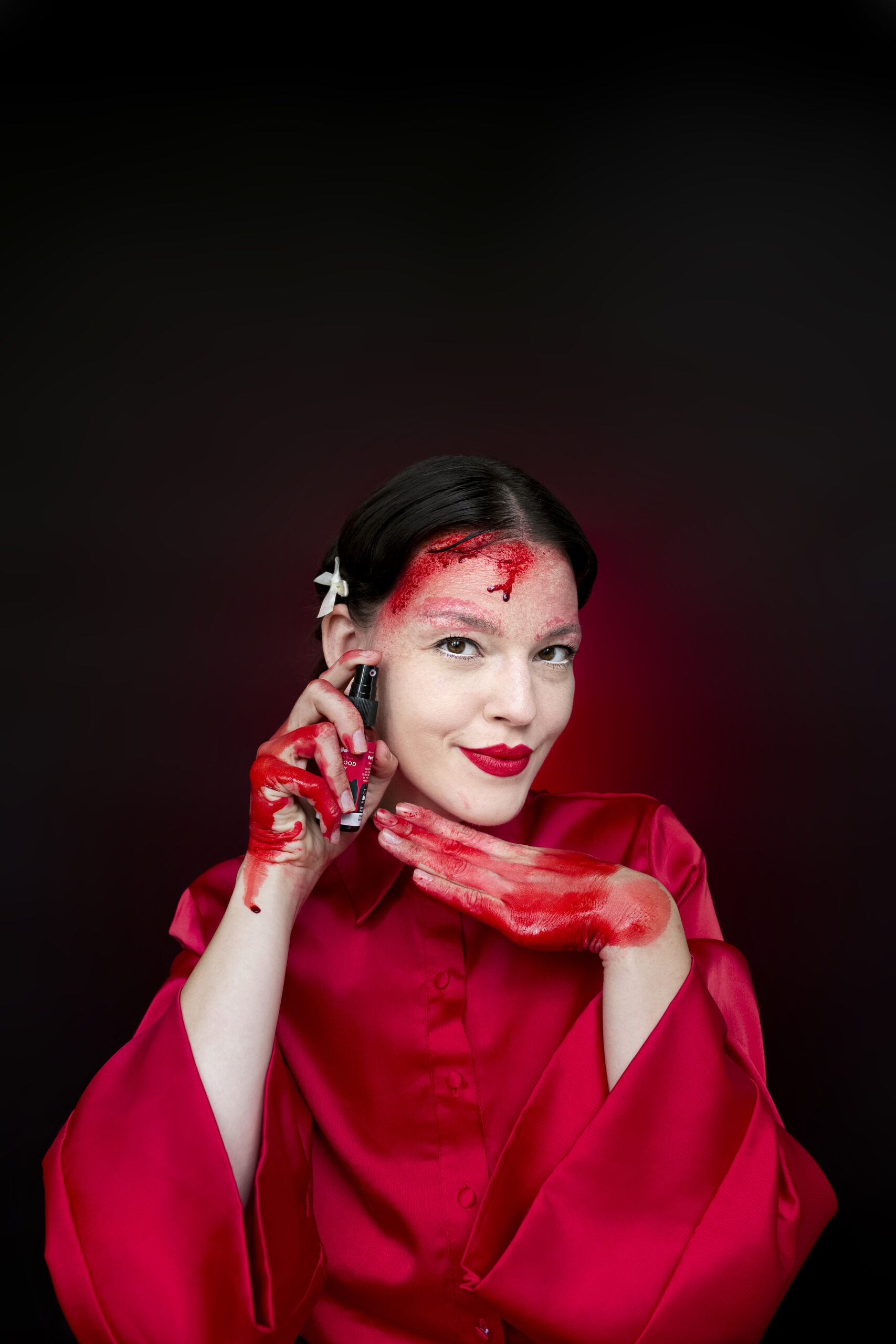 Dirbtinis kraujas purškiamas Dirbtinis kraujas purškiamas